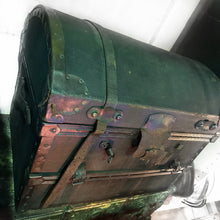 Load image into Gallery viewer, Vintage Pirates Trunk