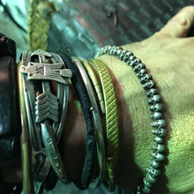 Load image into Gallery viewer, AVATA/TINY SKULLS BRACELET
