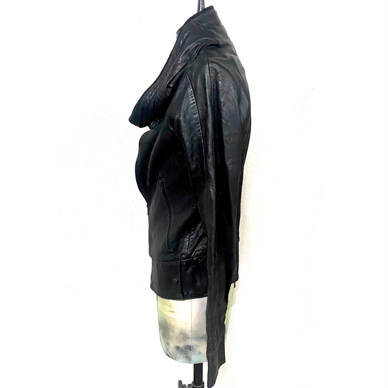 L.G.B./BONO-6/M – CIRCUS by MANIAC