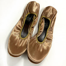 Load image into Gallery viewer, Fortuna Valentino / Ballet shoes
