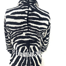 Load image into Gallery viewer, L.G.B./BATHROBE-ZEBRA
