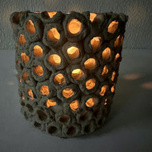 Load image into Gallery viewer, IF SIX WAS NINE/Candle pot/Flowerpot/CORAL-NATURAL
