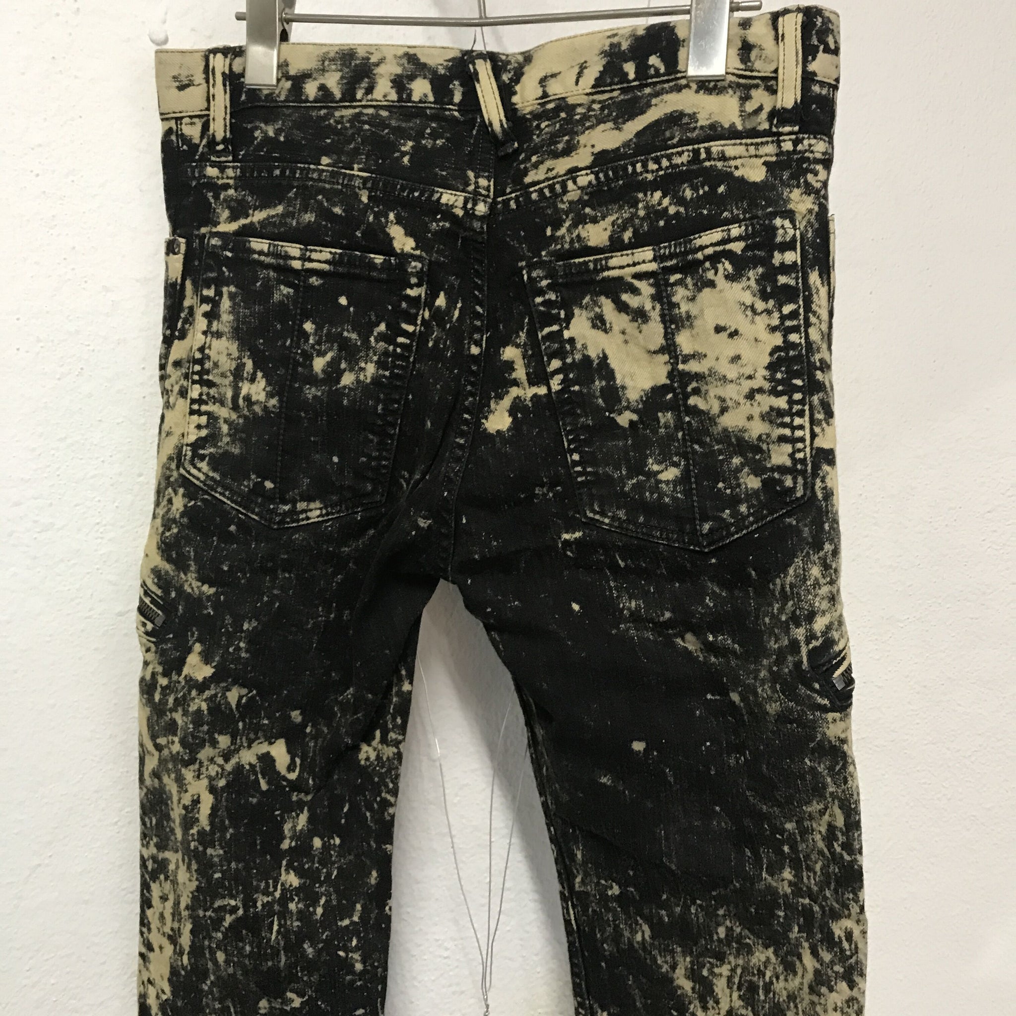 L.G.B./S-WOLF-LEO – CIRCUS by MANIAC