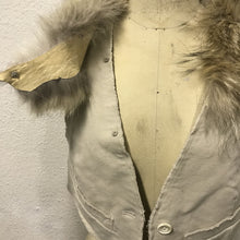 Load image into Gallery viewer, L.G.B./VEST/MINI/WITH FUR
