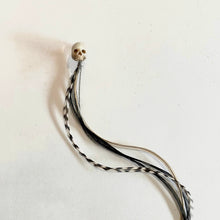 Load image into Gallery viewer, IF SIX WAS NINE/SKULL EARRING-001
