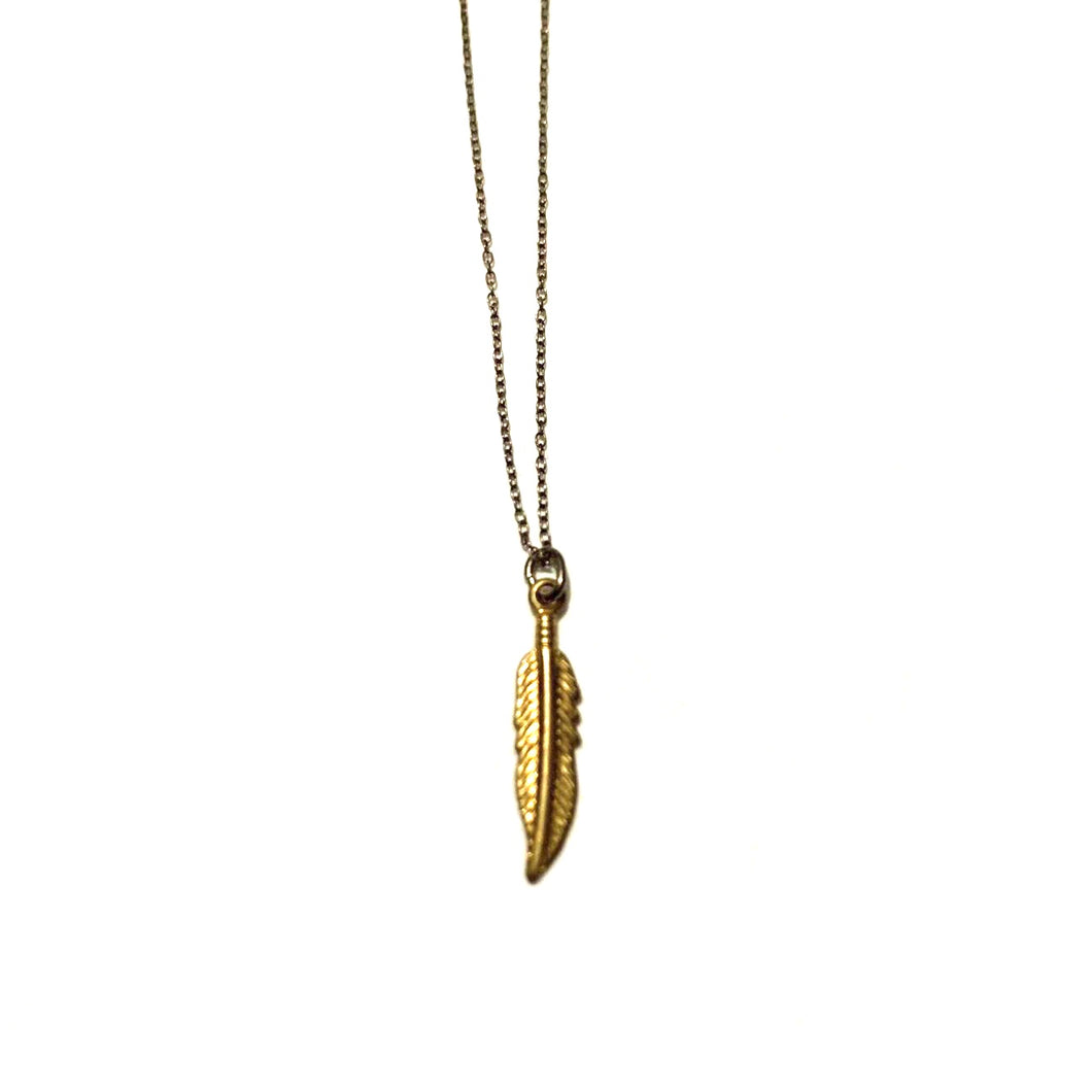 AVATA/G-FEATHER NECKLACE